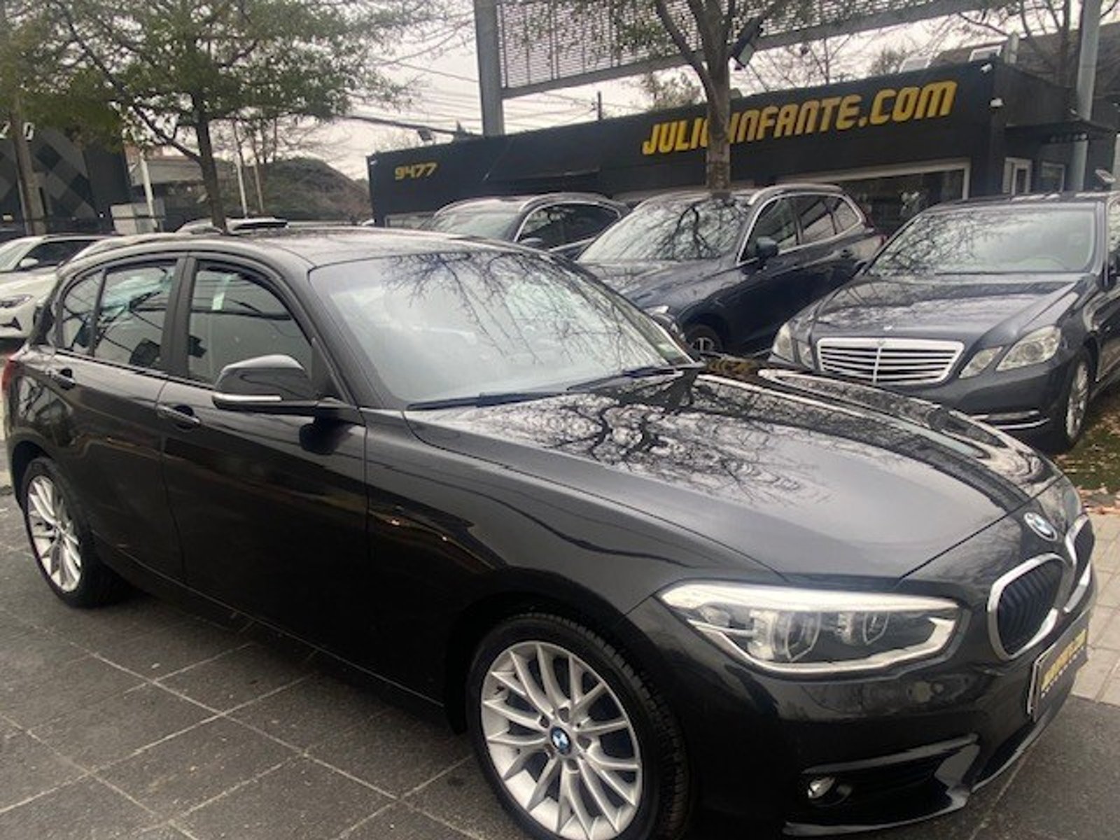 BMW 118I HB 5ptas autom 2020 - Foto 3 de 10