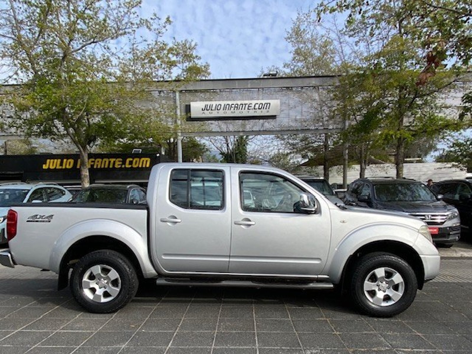 Nissan NAVARA Lux 4x4 2.5 AT 2015 - Foto 5 de 10