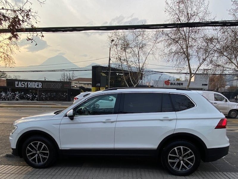 Volkswagen TIGUAN 4x4 2.0 At. 2019 - Imagen 6 de 10