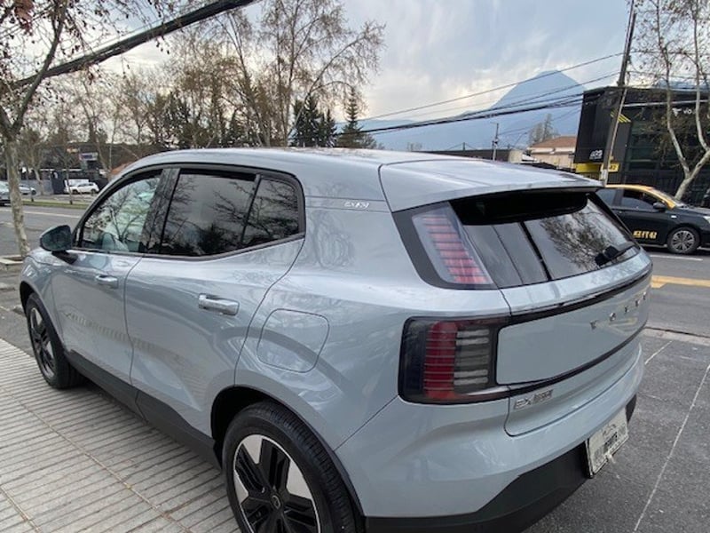 Volvo EX30 Core 2.0 AT 2025 - Imagen 4 de 10