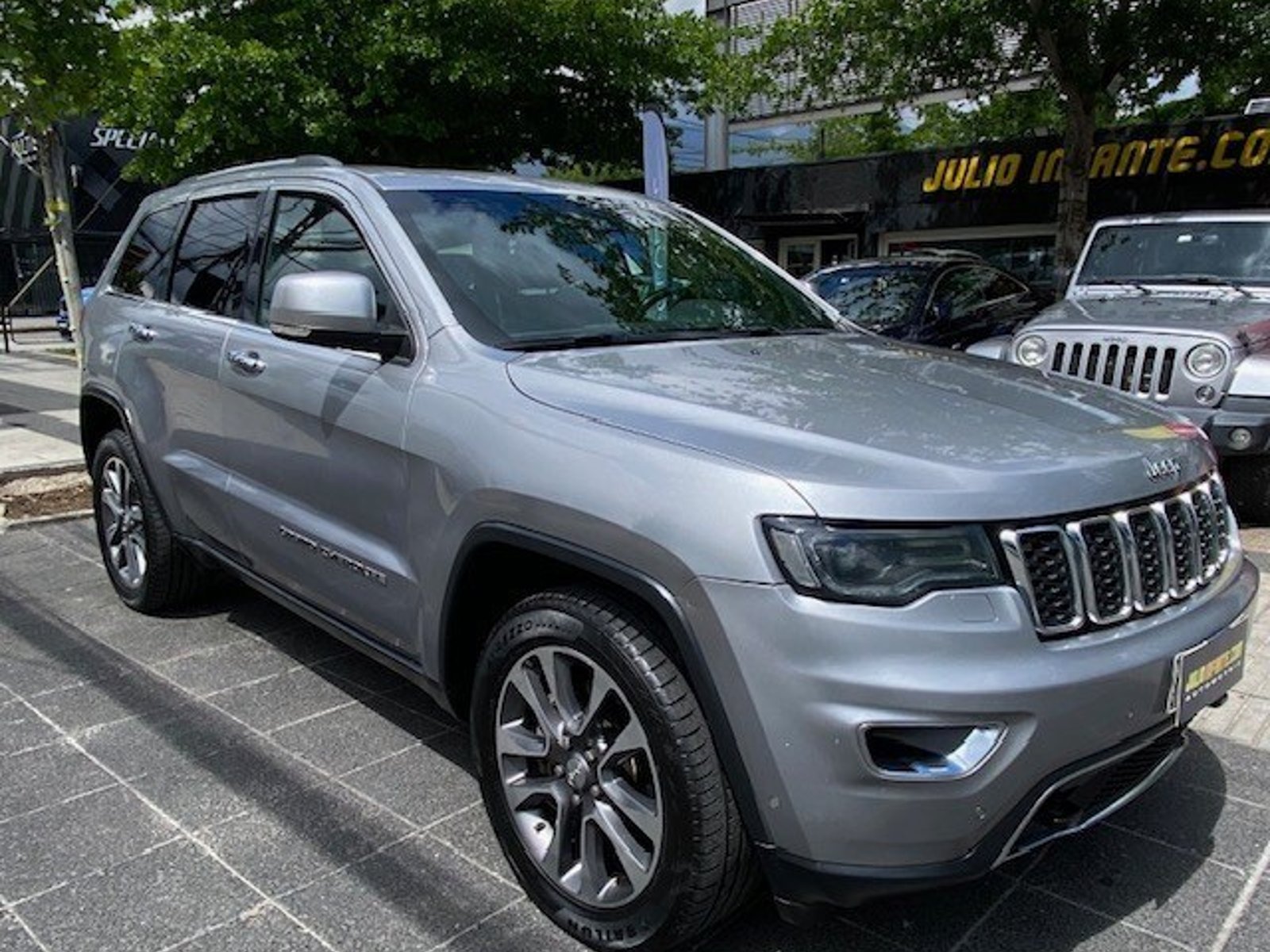Jeep GRAND CHEROKEE Limited 4x4 3.6 2018 - Foto 3 de 10