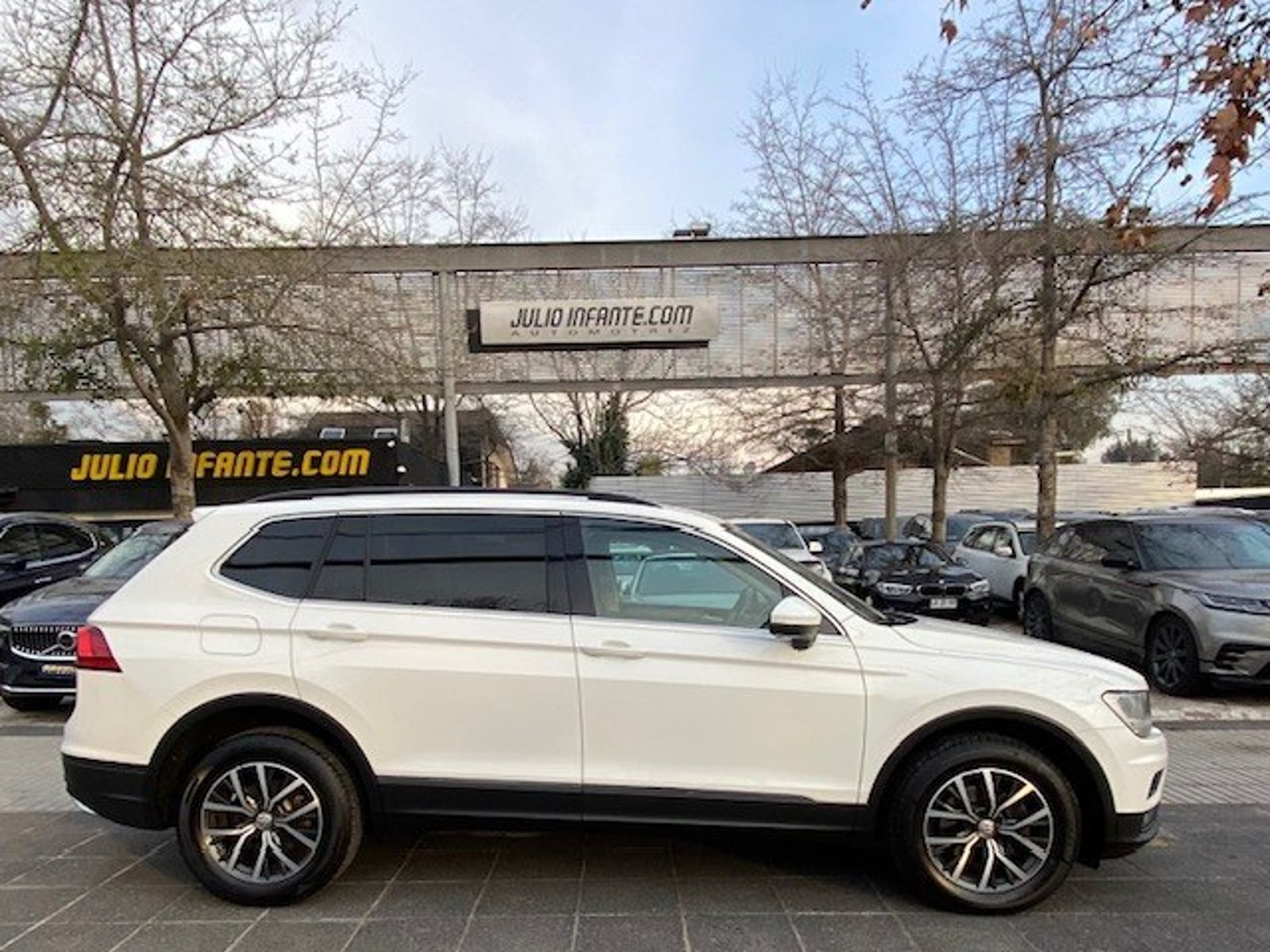 Volkswagen TIGUAN 4x4 2.0 At. 2019 - Foto 5 de 10