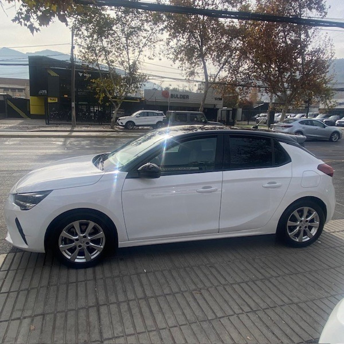 Opel CORSA HB 1.2 Automatico . 2021 - Imagen 4 de 10