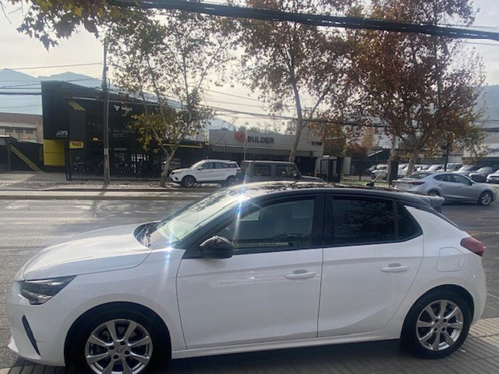 Opel CORSA HB 1.2 Automatico . 2021 - Foto 4 de 10