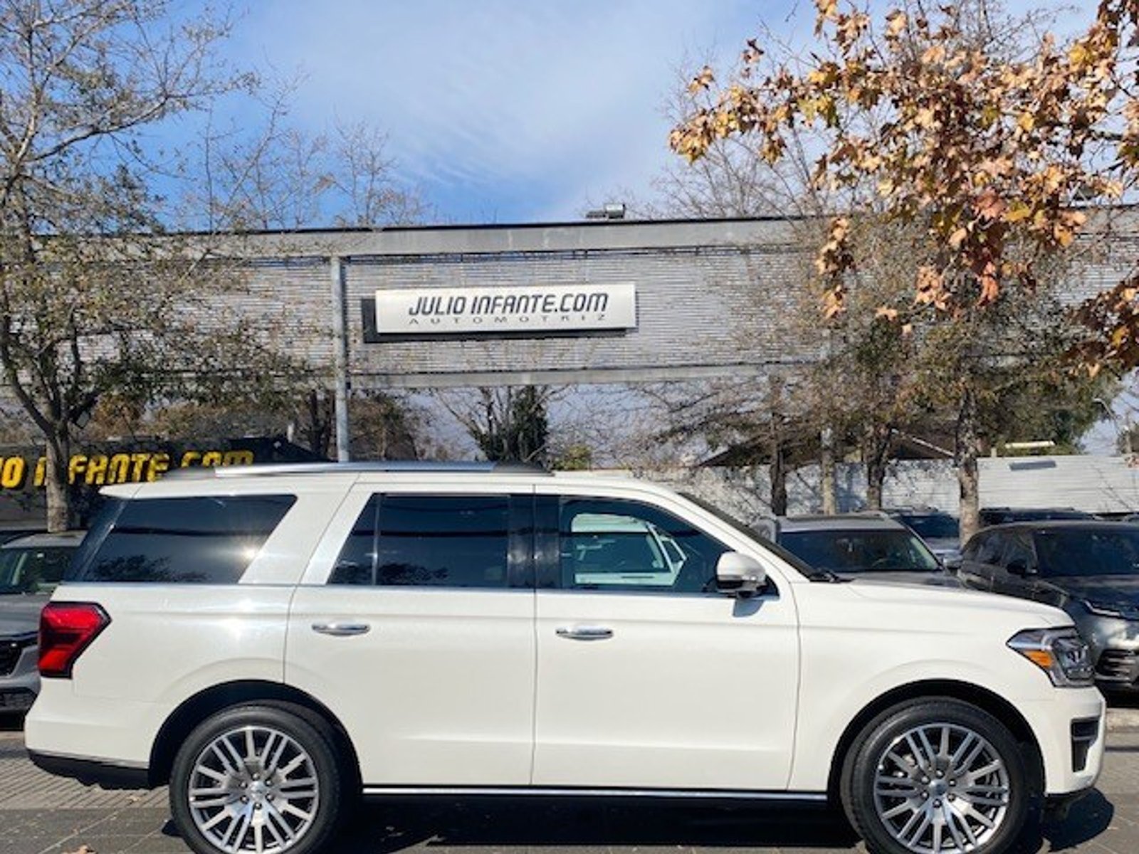 Ford EXPEDITION Limited 3.5 Aut. 2023 - Foto 3 de 10