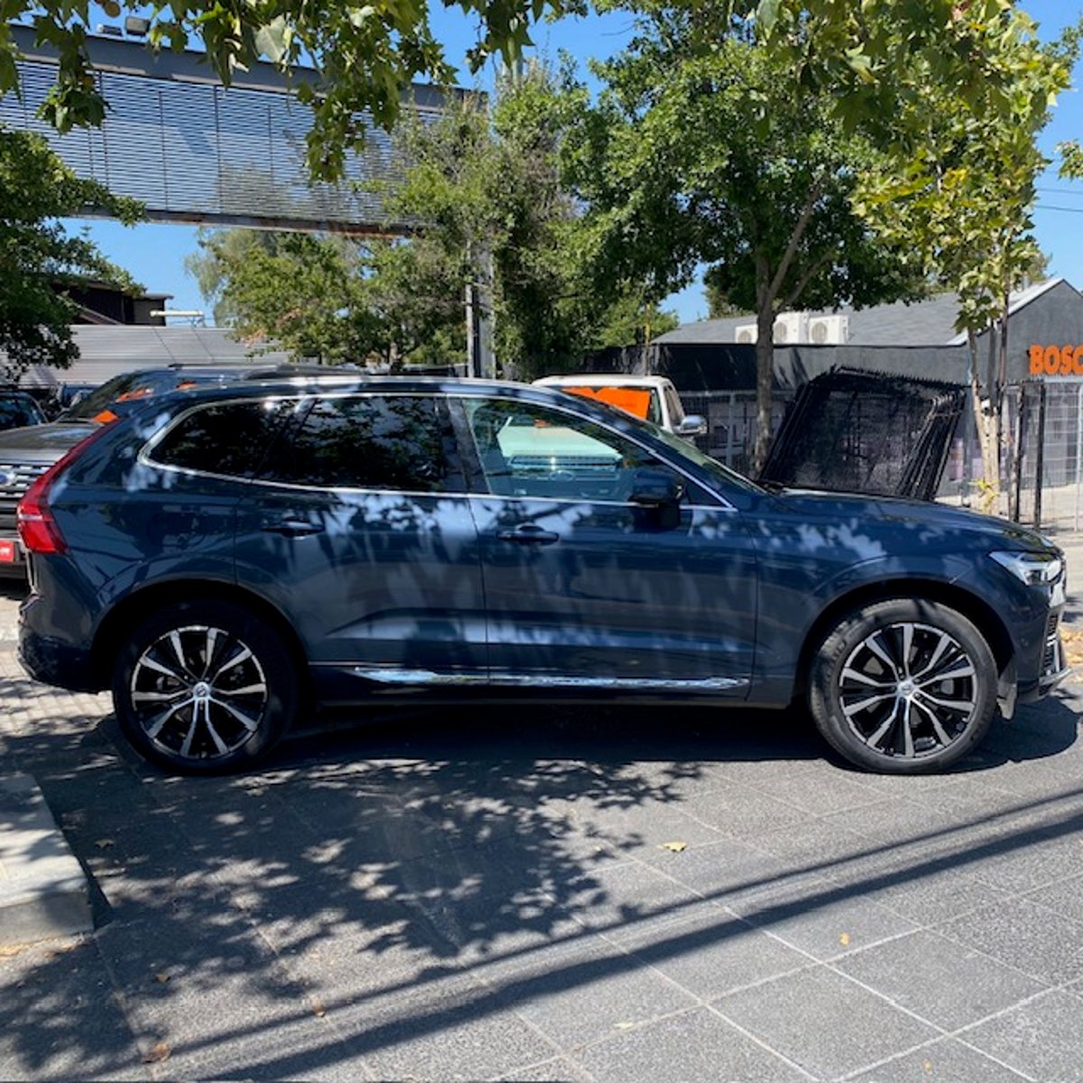Volvo XC60 T8 R Awd Recharge 2023 - Imagen 5 de 10