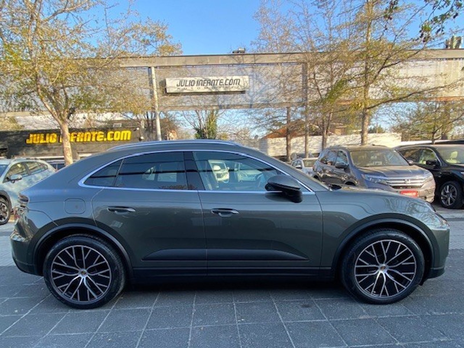 Porsche MACAN 4 Electric 4x4 2025 - Foto 5 de 10