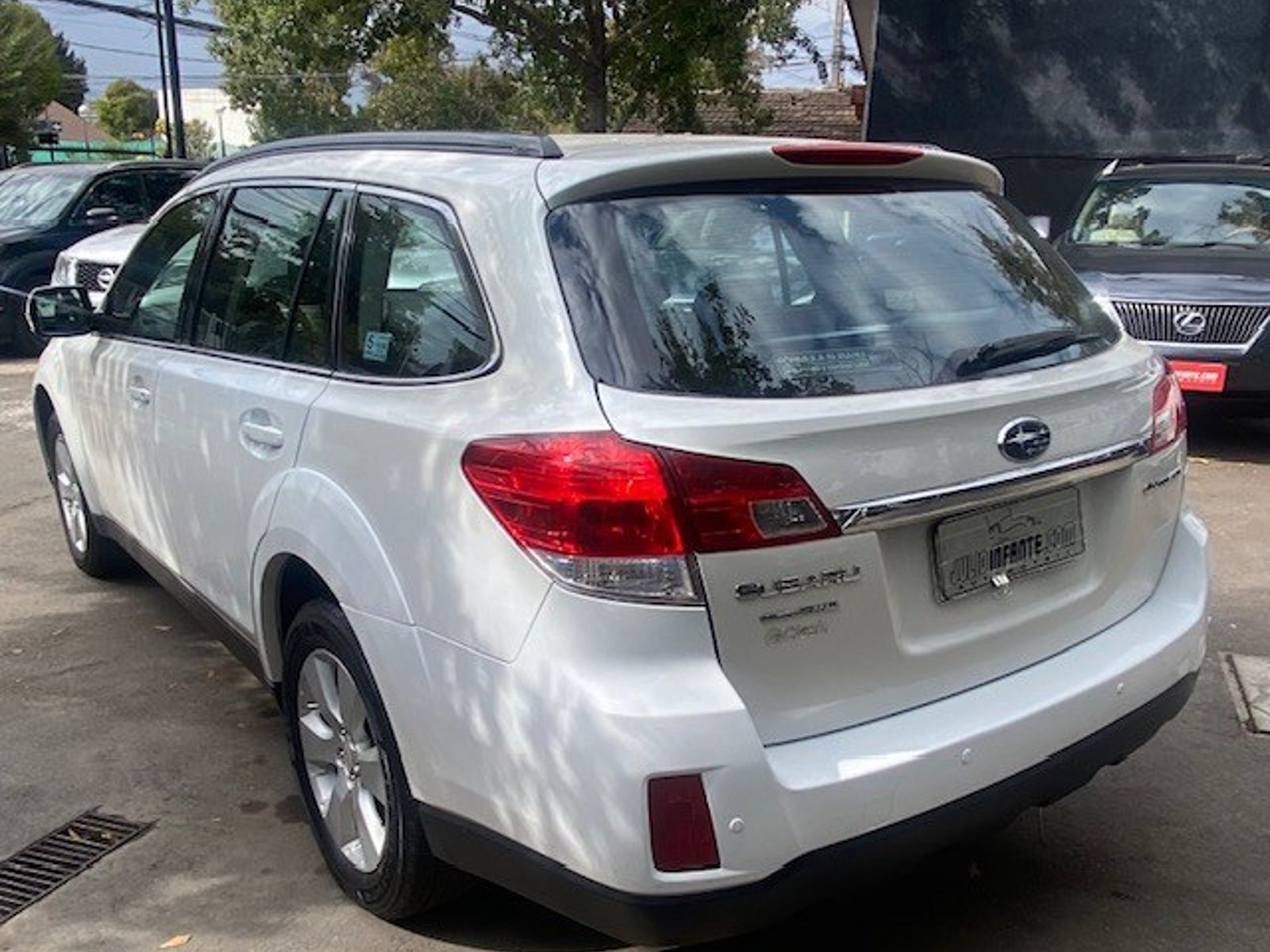 Subaru OUTBACK 2.5 AWD 2010 - Foto 4 de 10