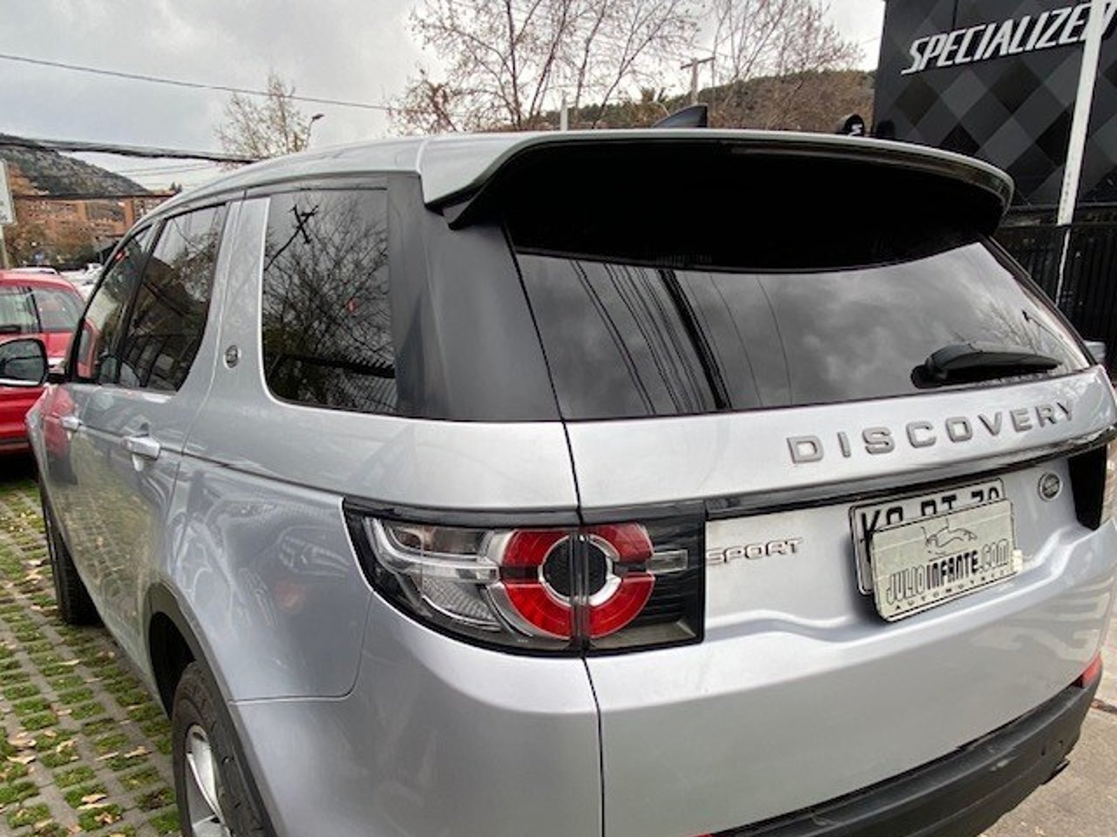 Land Rover DISCOVERY Sport 4x4 2.0i 2018 - Foto 4 de 6