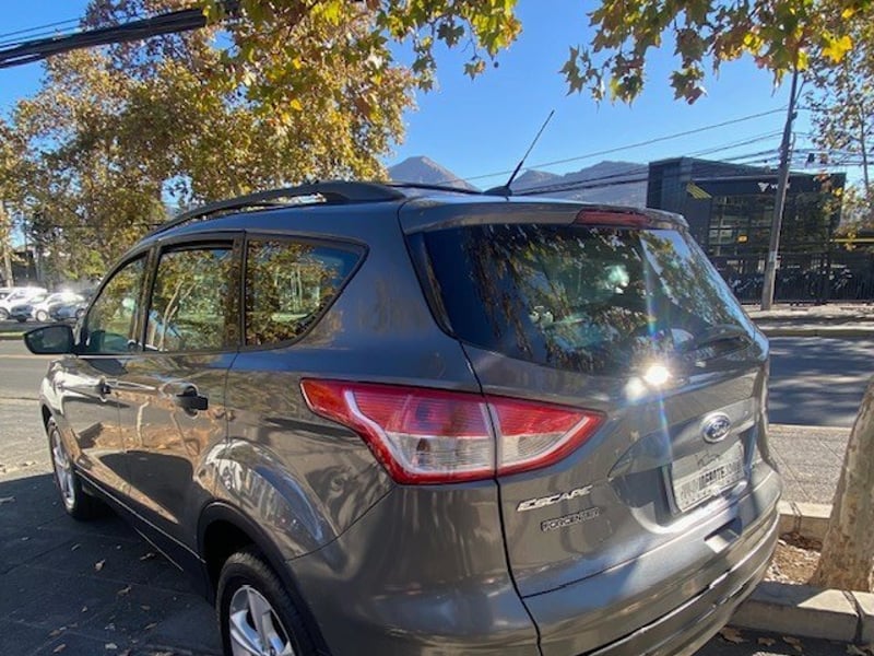 Ford ESCAPE 2.5 4X2 Aut. 2013 - Imagen 7 de 10