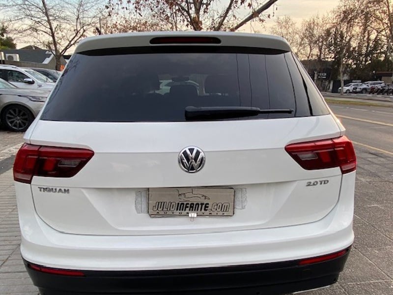 Volkswagen TIGUAN 4x4 2.0 At. 2019 - Imagen 8 de 10
