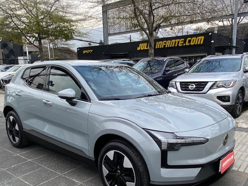 Volvo EX30 Core 2.0 AT 2025 - Imagen 3 de 10
