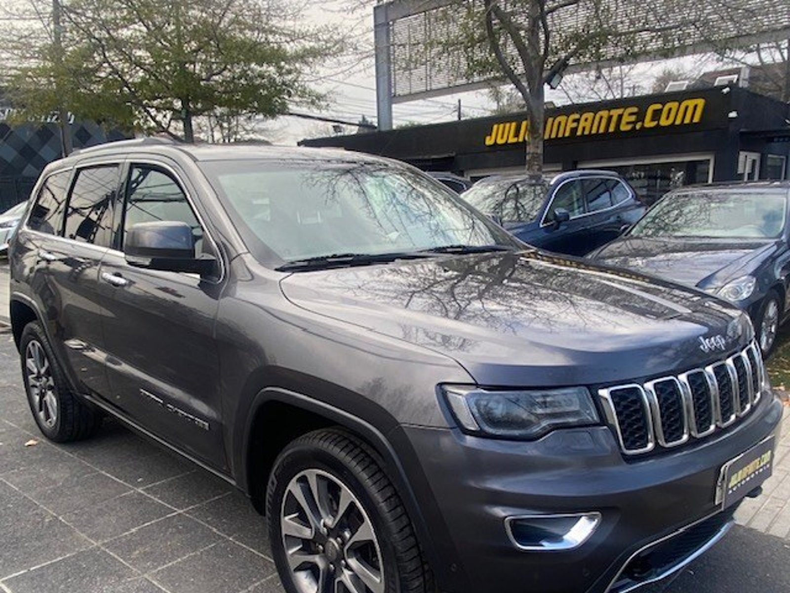 Jeep GRAND CHEROKEE Limited 4x4 3.6 2018 - Foto 3 de 10