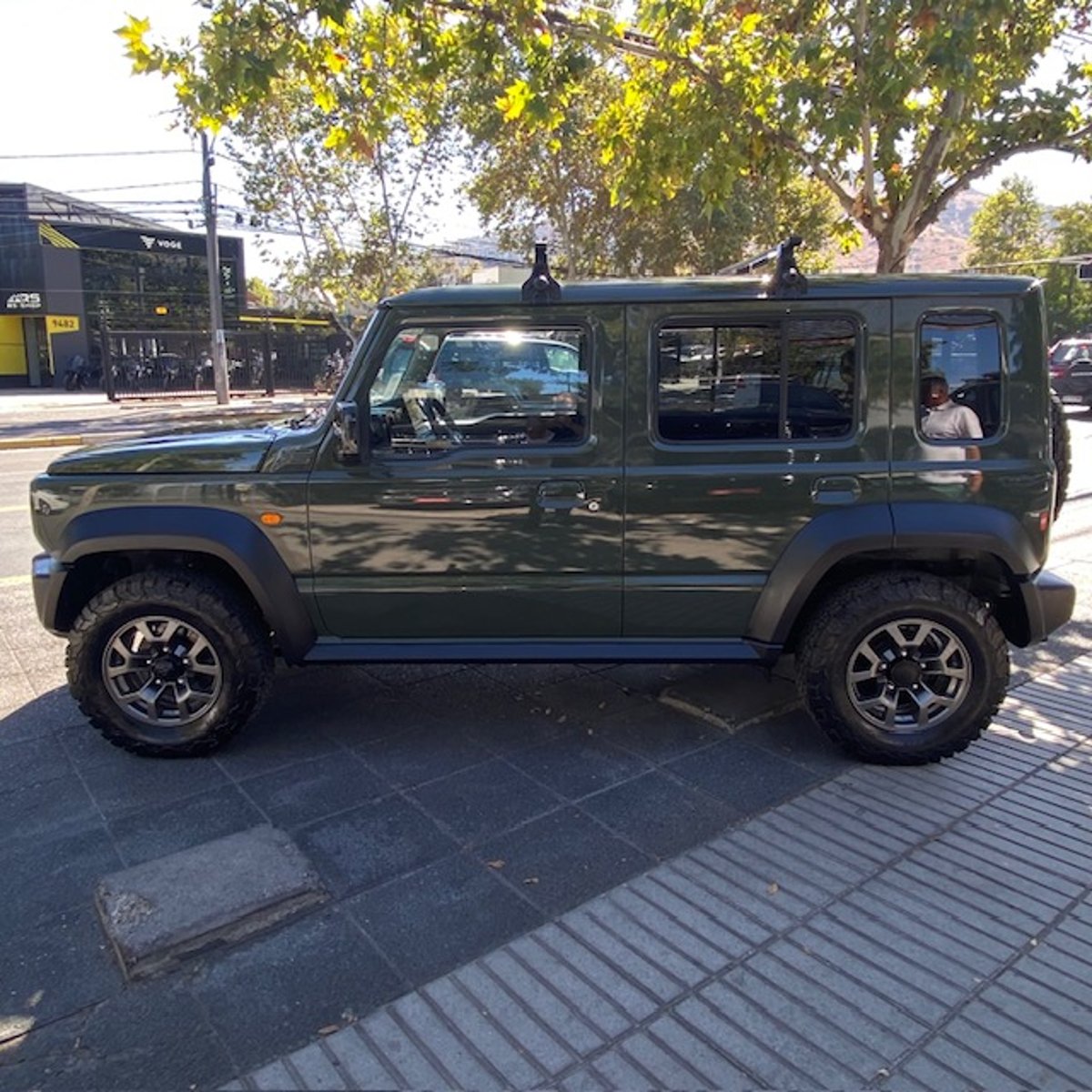 Suzuki JIMNY 5P 1.5 AT GLX . Nuevo.1.200 km. Neumatico 2025 - Imagen 8 de 10