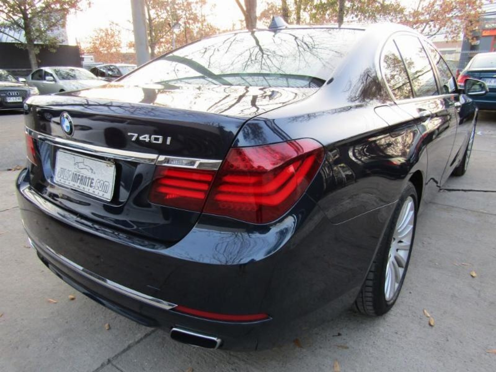 BMW 740 740I 3.0 Aut. Max. Equipo. 2014 - Foto 2 de 10