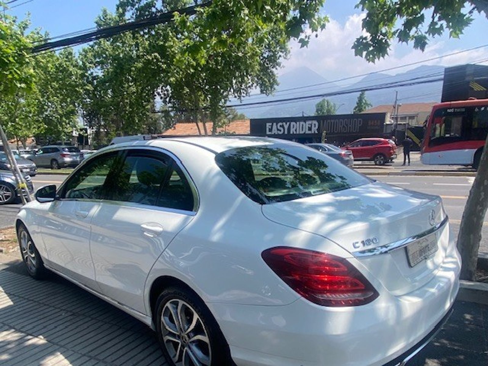 Mercedes-Benz C180 1.6 cuero, paddle shift 2018 - Foto 4 de 10