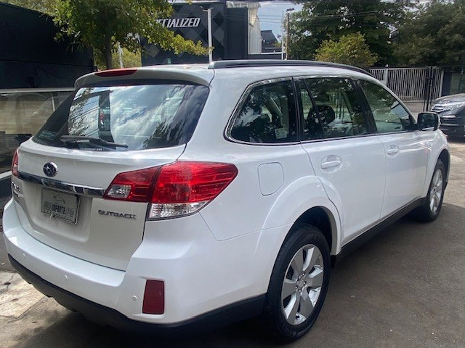 Subaru OUTBACK 2.5 AWD 2010 - Foto 2 de 10