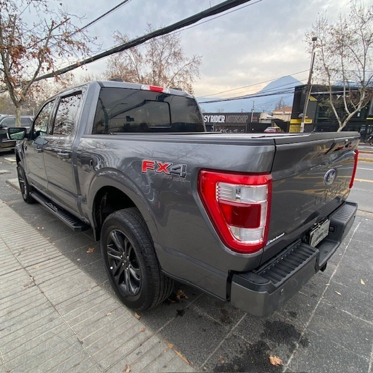 Ford F-150 LARIAT SPORT 5.0 4x4 AUT 2023 - Imagen 6 de 10