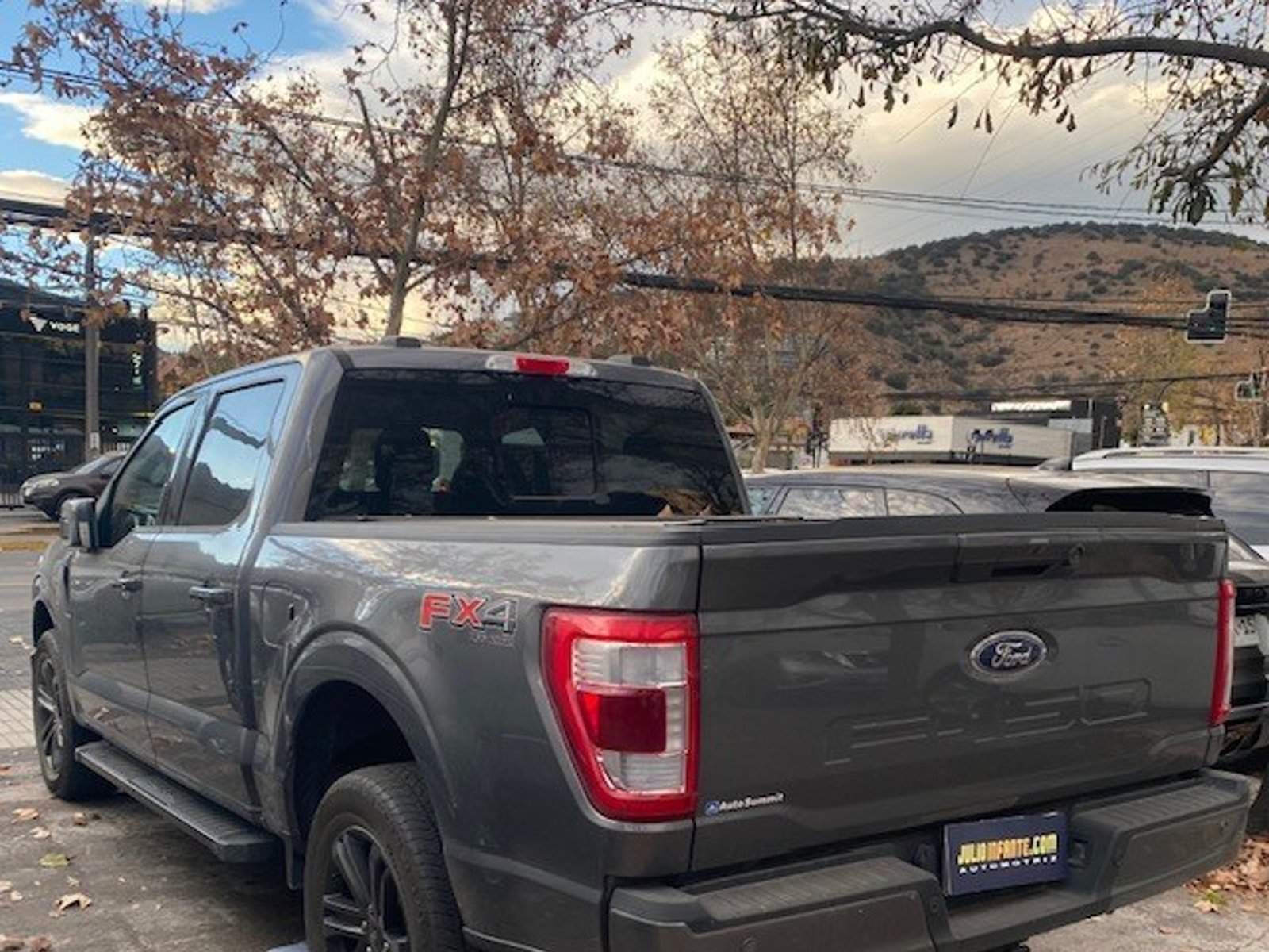 Ford F-150 LARIAT SPORT 5.0 4x4 AUT 2023 - Foto 3 de 10