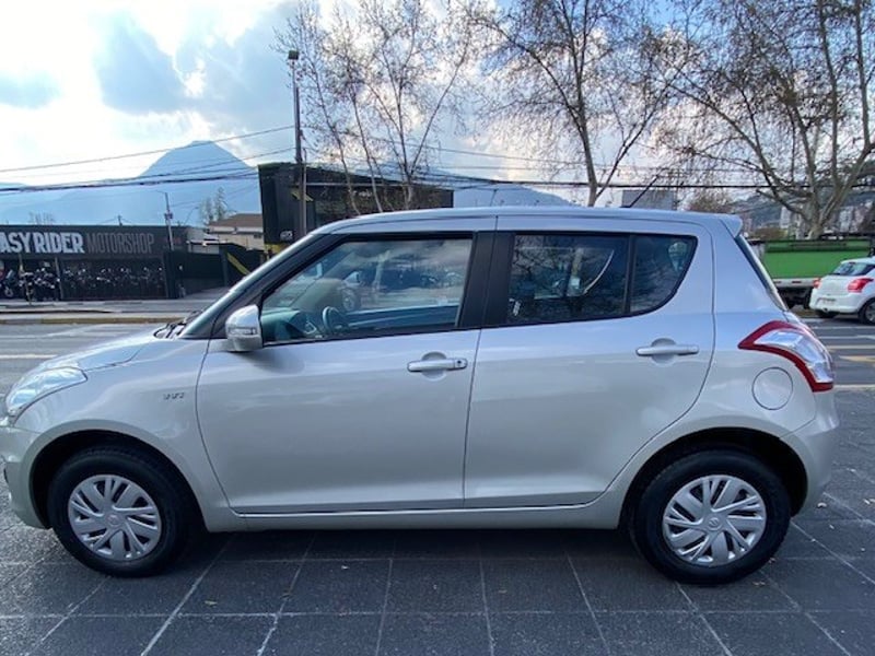 Suzuki SWIFT GL 1.2 Aire 2018 - Imagen 8 de 10