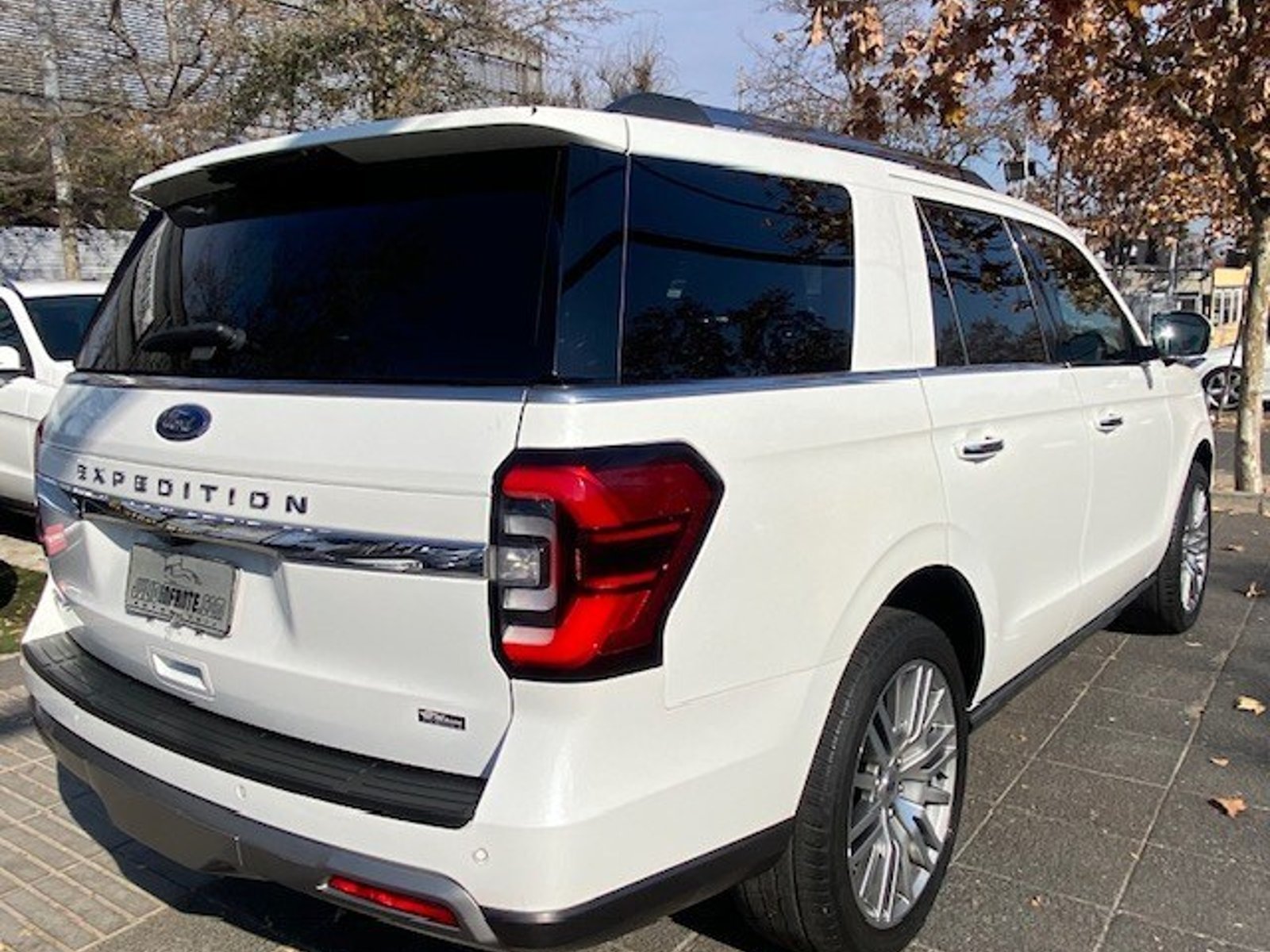 Ford EXPEDITION Limited 3.5 Aut. 2023 - Foto 2 de 10
