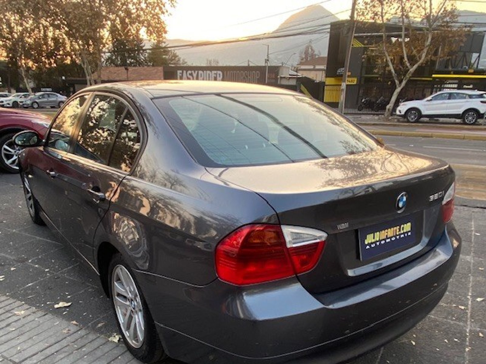 BMW 320IA 2.0 Cuero. 2008 - Foto 4 de 10