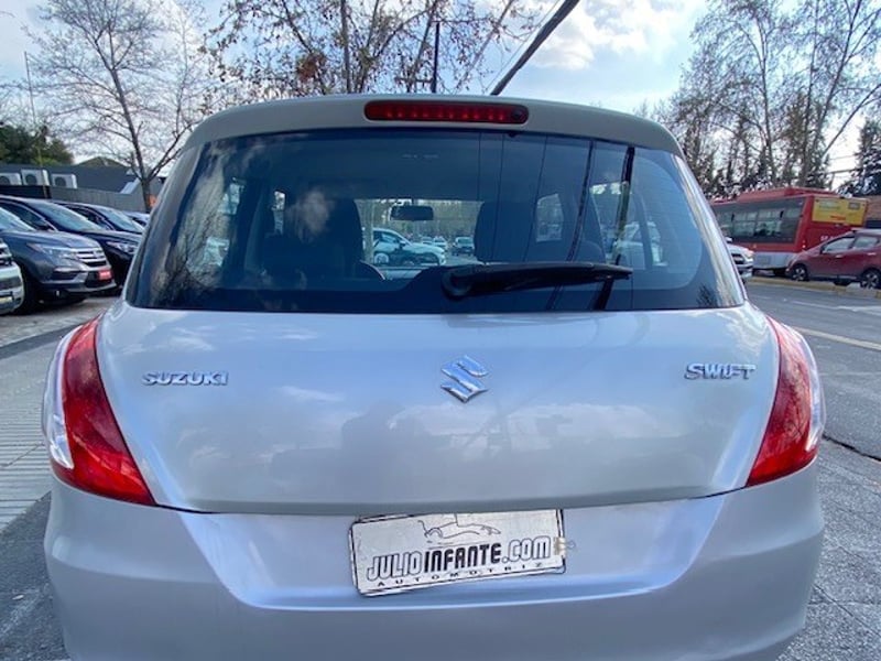 Suzuki SWIFT GL 1.2 Aire 2018 - Imagen 6 de 10