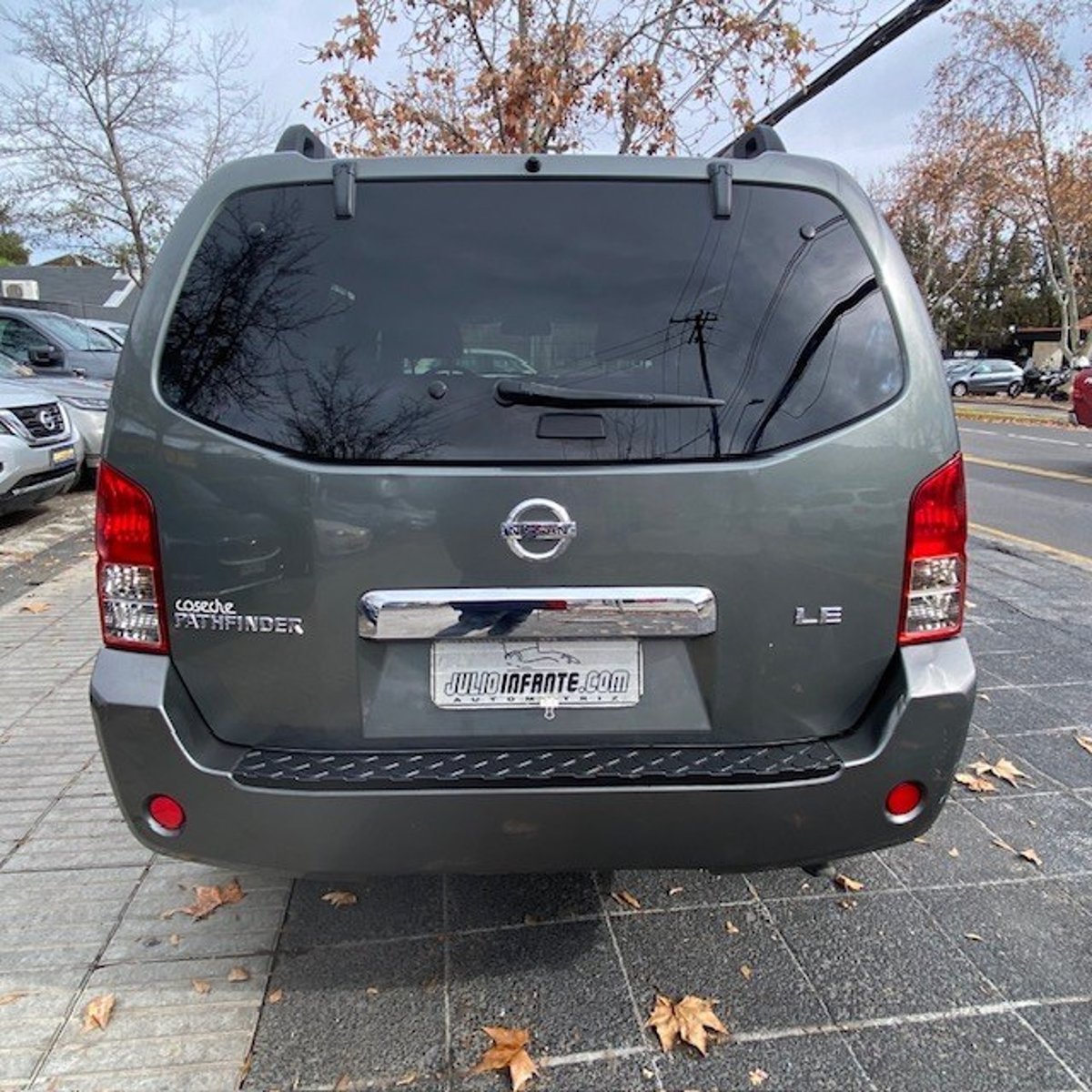 Nissan PATHFINDER Limited 2.5 2010 - Imagen 7 de 10
