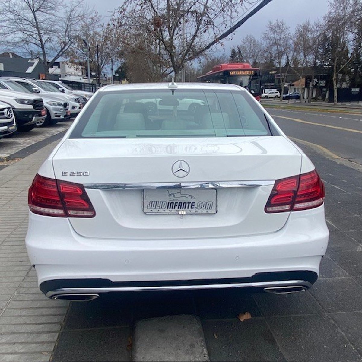 Mercedes-Benz E250 2.0 Turbo. cuero 2016 - Imagen 4 de 10