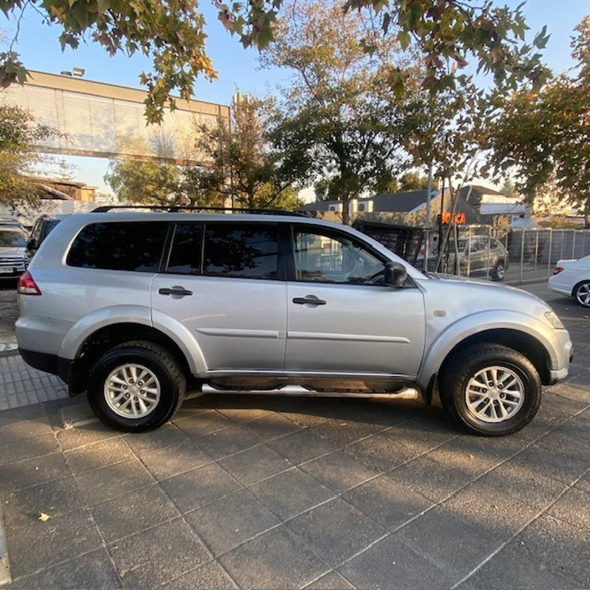 Mitsubishi MONTERO SPORT 2.5 Diesel 2016 - Imagen 5 de 10