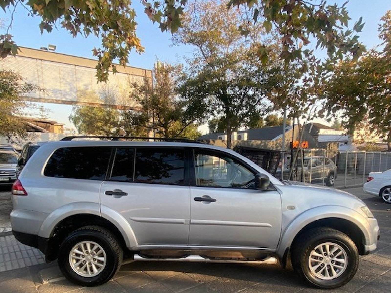 Mitsubishi MONTERO SPORT 2.5 Diesel 2016 - Foto 5 de 10