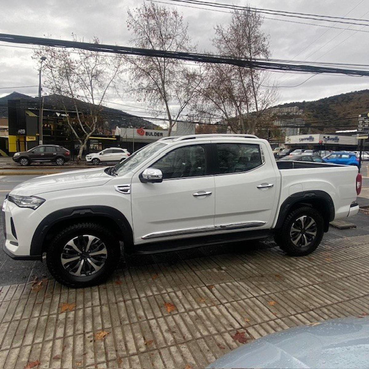 Maxus T90 4X4 E6 AT DIESEL 2024 - Imagen 4 de 10