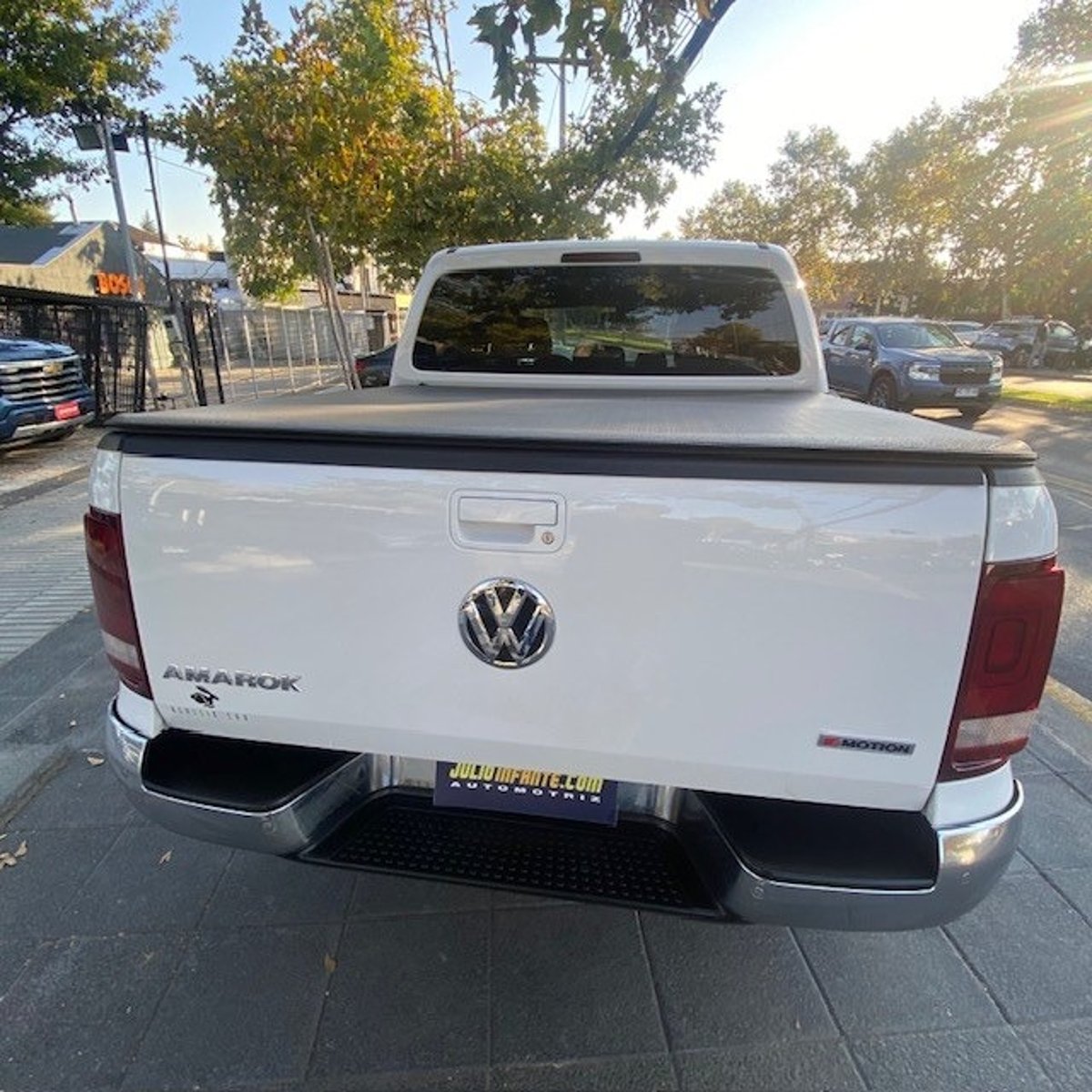 VOLKSWAGEN AMAROK HIGHLINE TDI 4X4 2.0 AT Como nueva. cuero. Max equipo 2023 - Imagen 6 de 10
