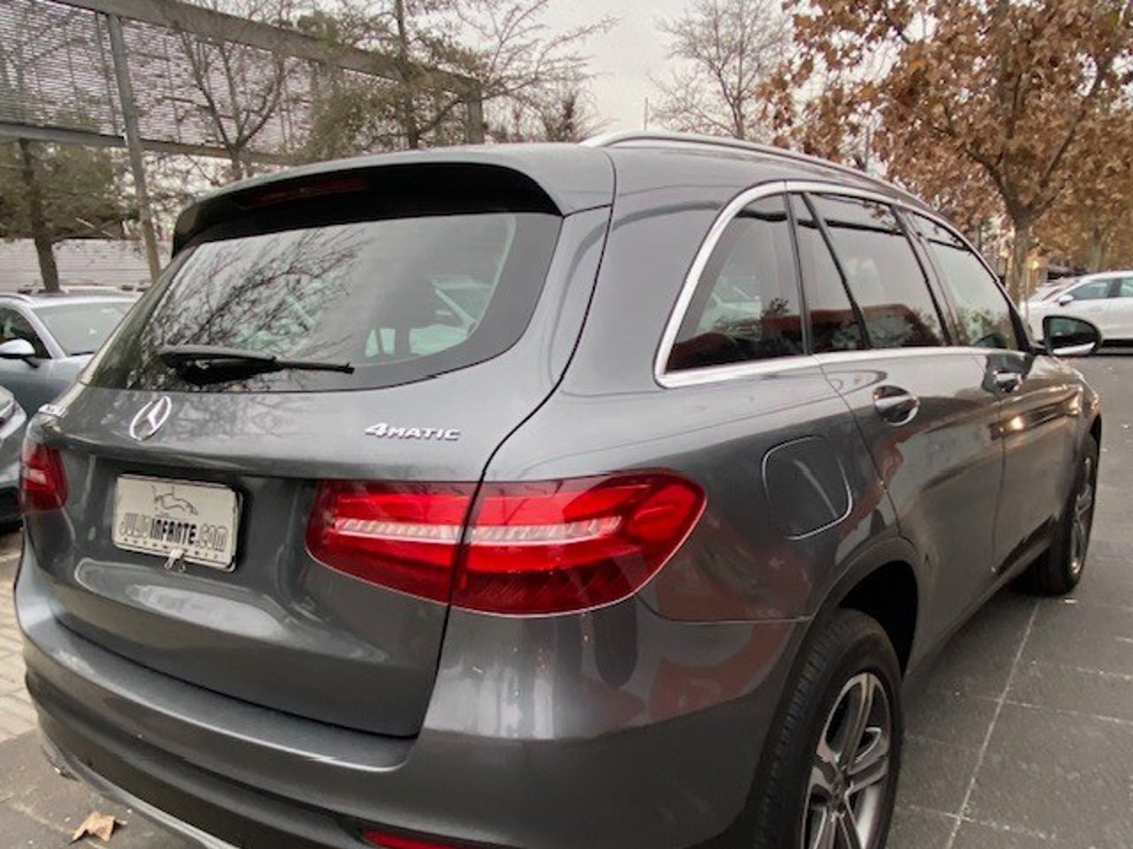 Mercedes-Benz GLC 220D 4matic, cuero, 2018 - Foto 2 de 10