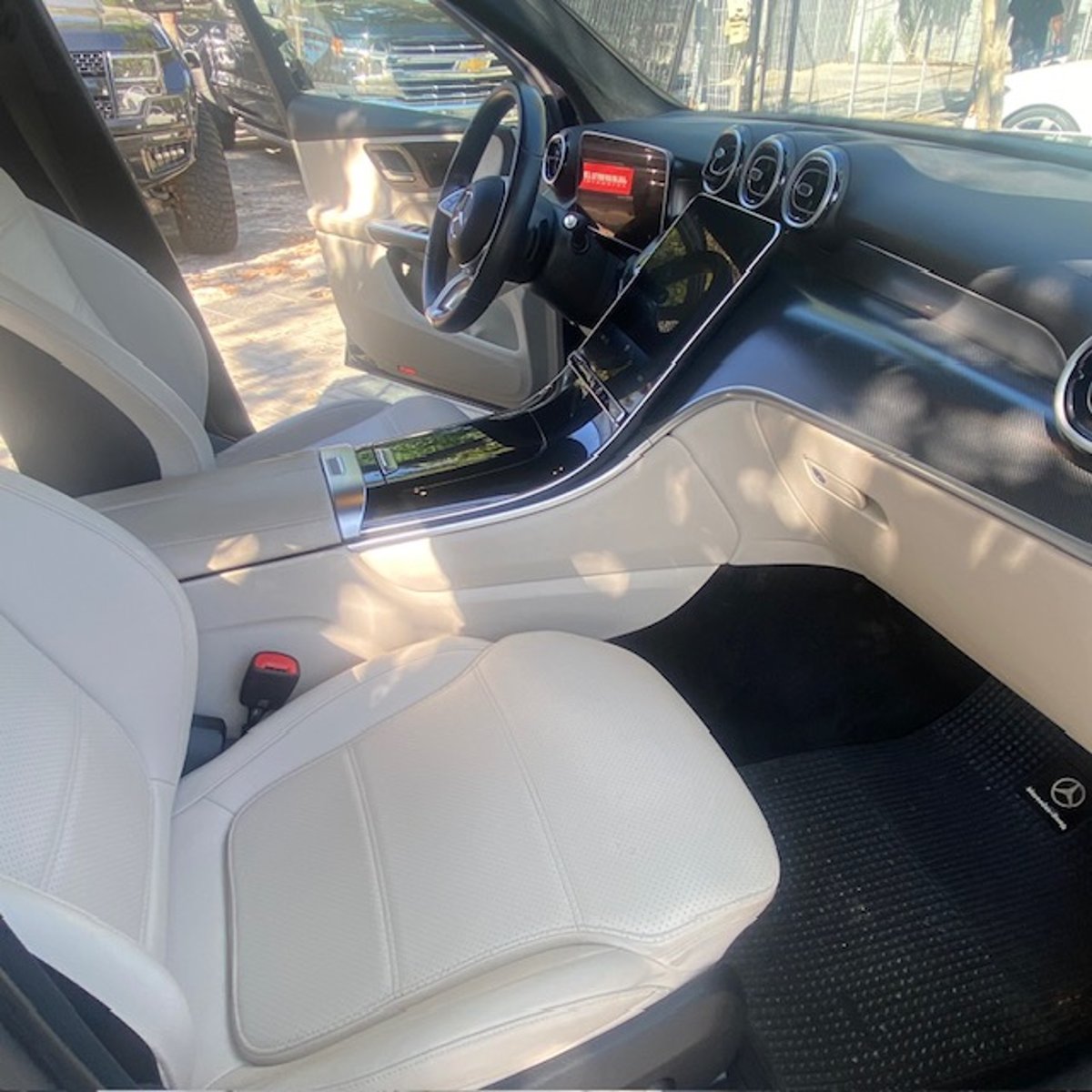 Mercedes-Benz GLC 200 2.0 AUTOM 4MATIC 1 dueño. como nuevo. Atendido Kaufma 2023 - Imagen 10 de 10