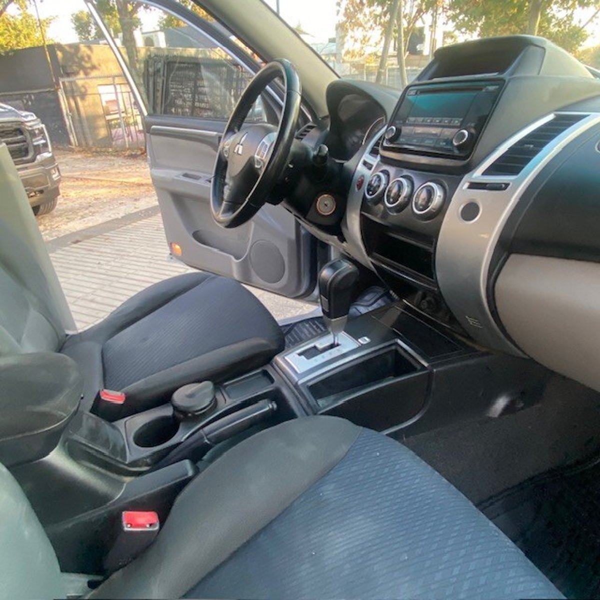 Mitsubishi MONTERO SPORT 2.5 Diesel 2016 - Imagen 8 de 10