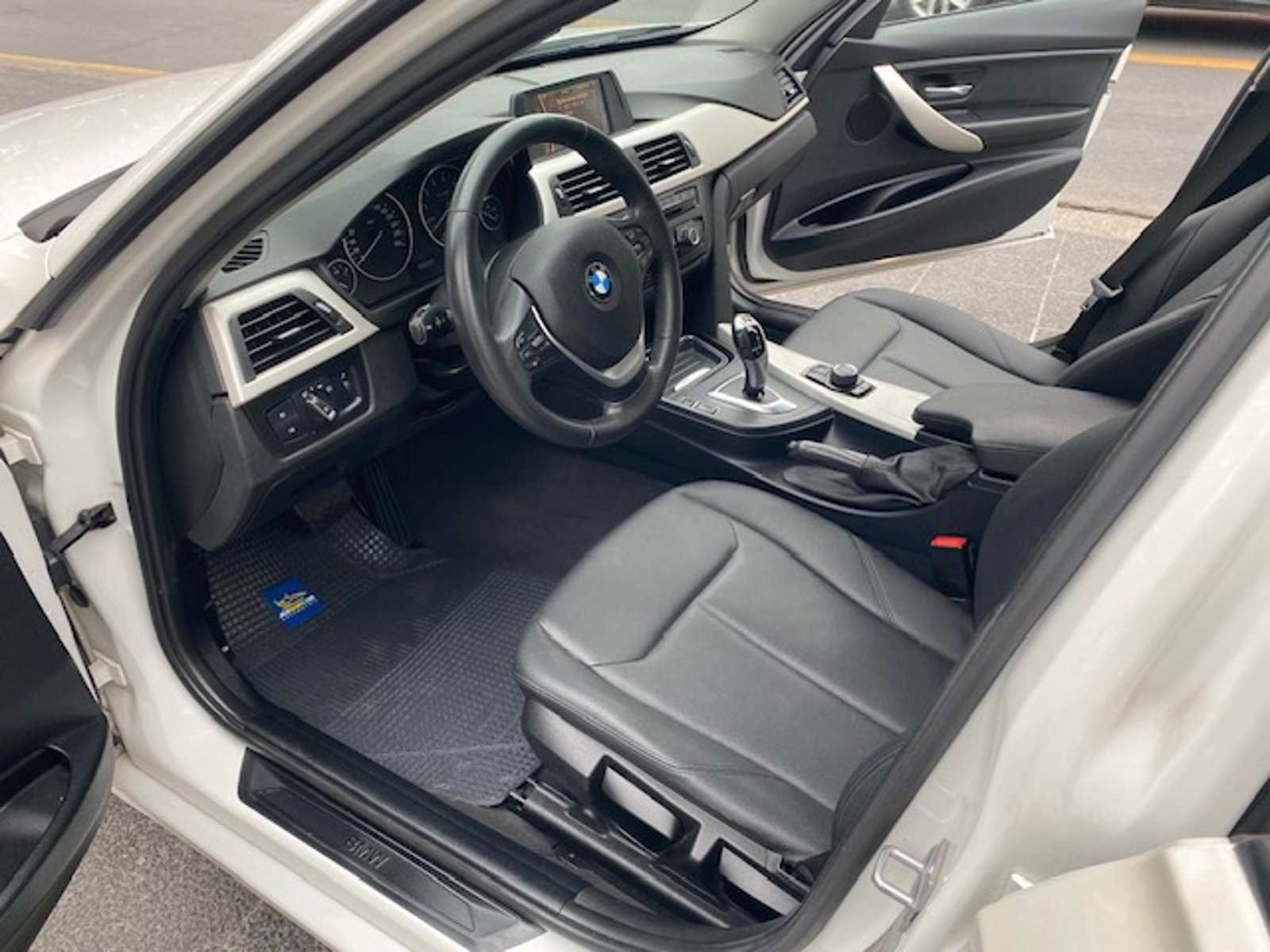 BMW 316I Luxury 1.6 Aut 2014 - Imagen 9 de 10