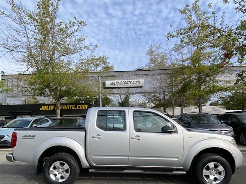 Nissan NAVARA Lux 4x4 2.5 AT 2015 - Imagen 8 de 10