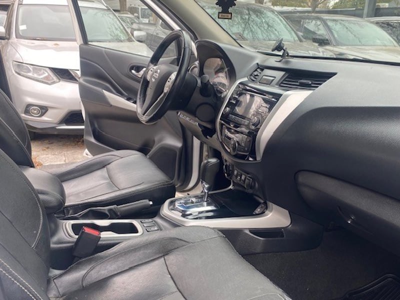 Nissan NP300 4x4 2.3 Autom. 2019 - Imagen 9 de 10