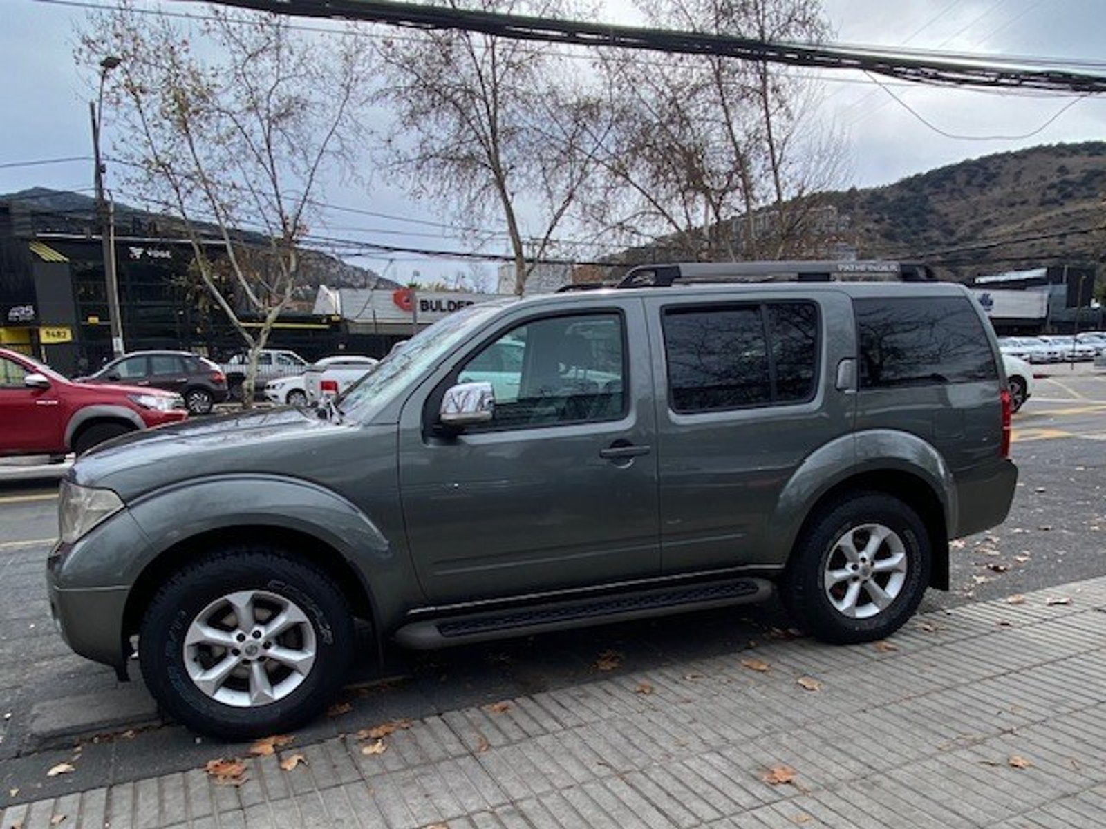 Nissan PATHFINDER Limited 2.5 2010 - Foto 4 de 10