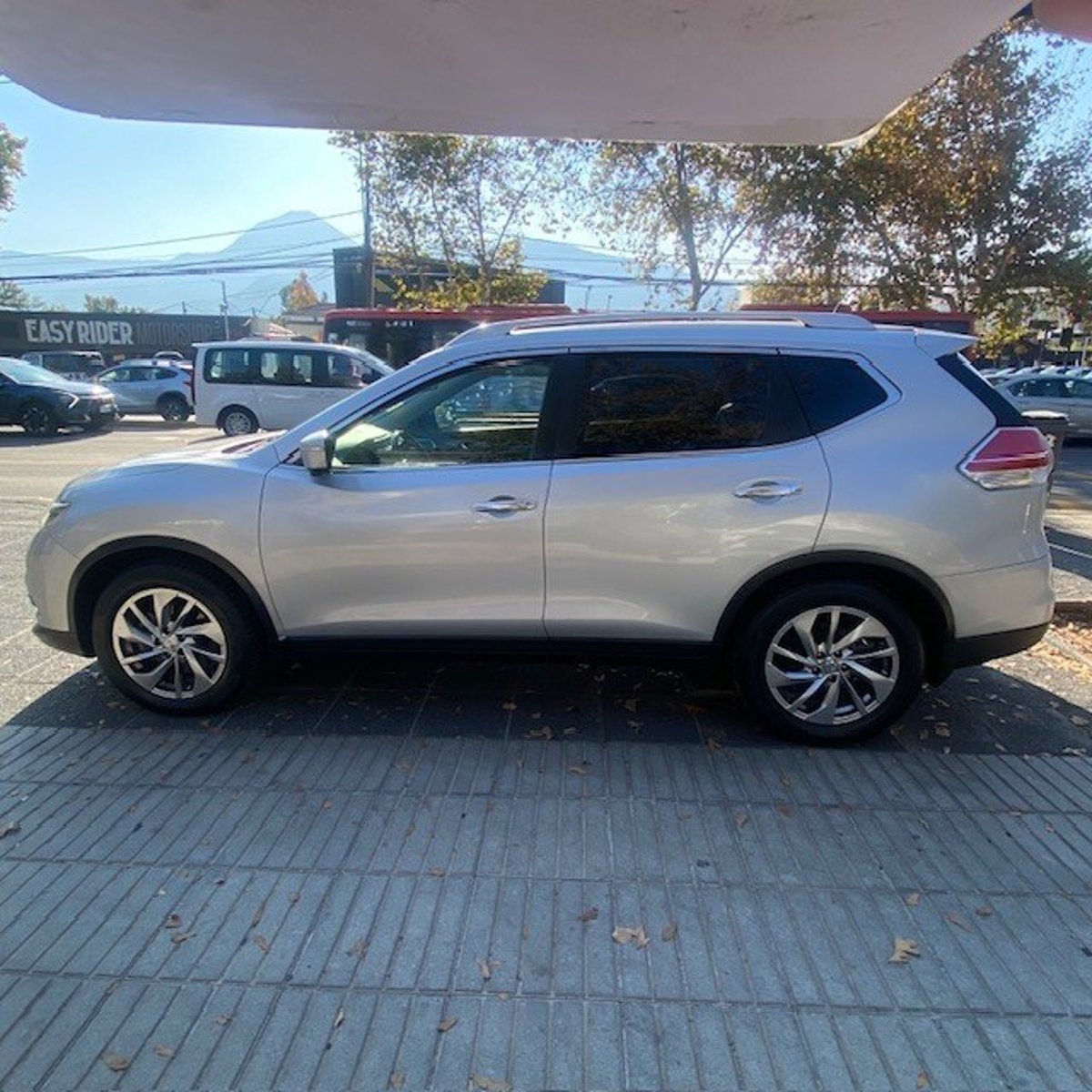 Nissan X-TRAIL 2.5 Aut.4x4 2015 - Imagen 5 de 10