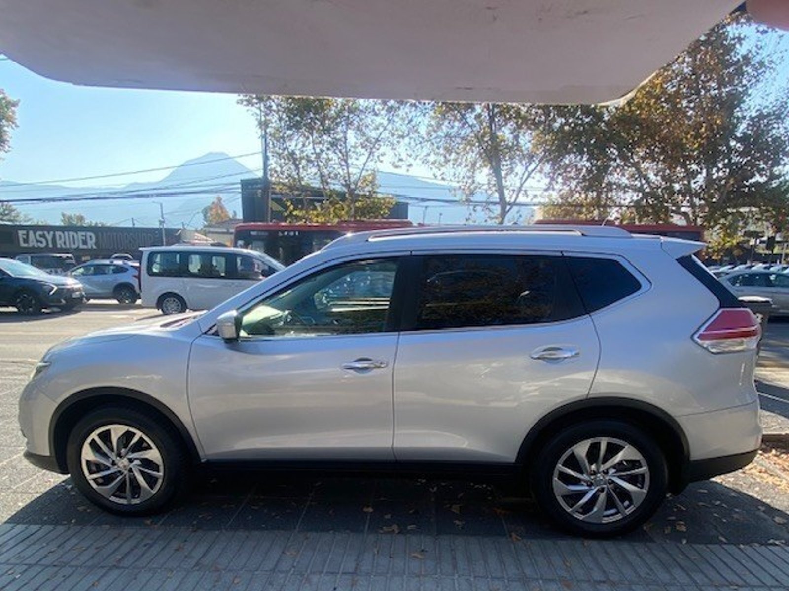 Nissan X-TRAIL 2.5 Aut.4x4 2015 - Foto 5 de 10