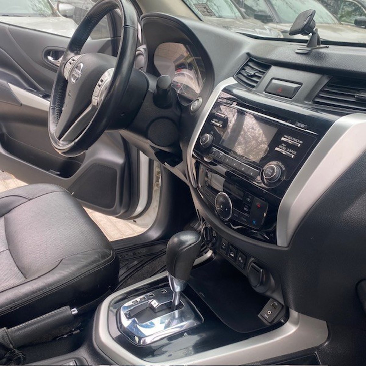Nissan NP300 4x4 2.3 Autom. 2019 - Imagen 10 de 10