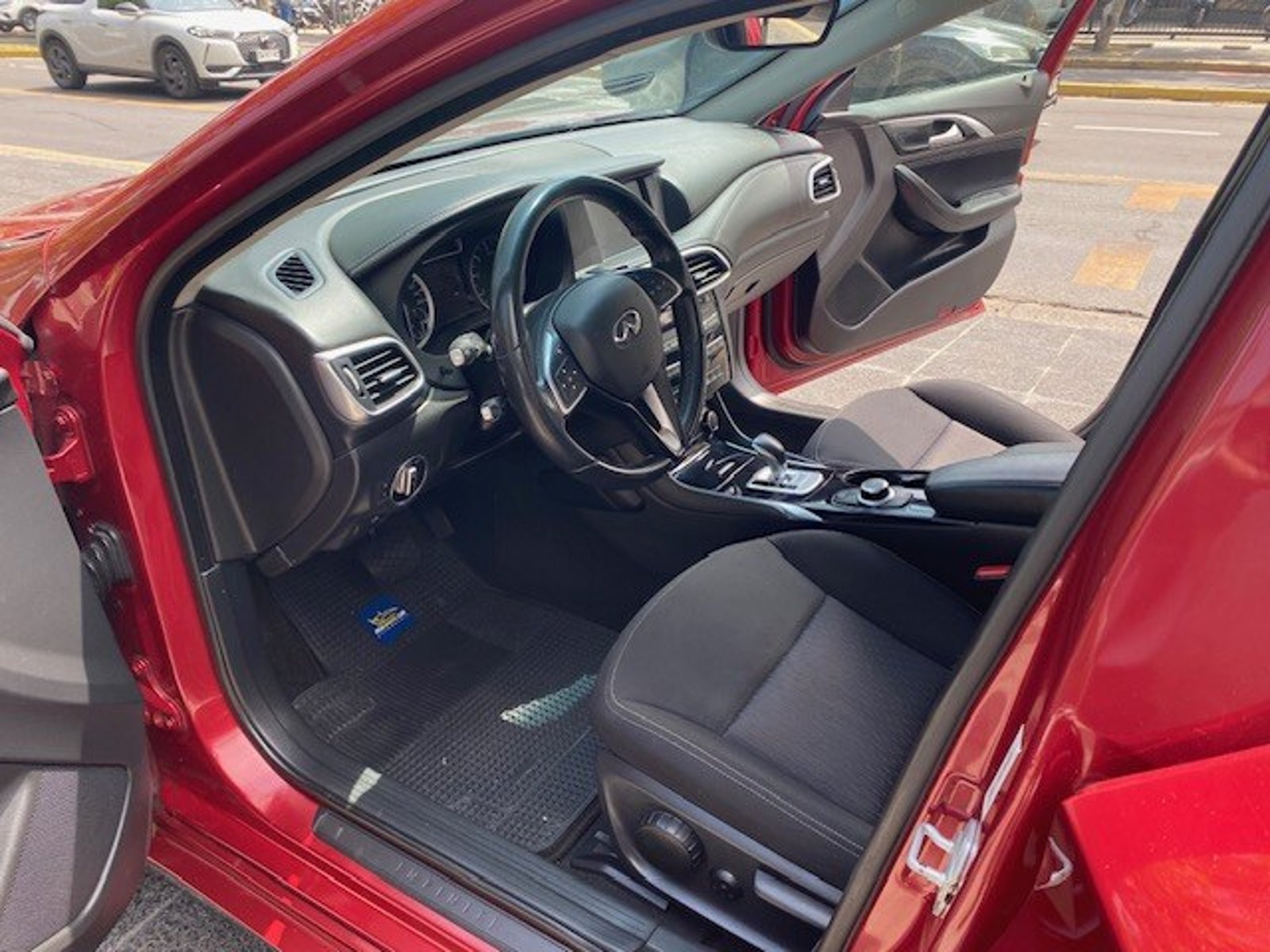 Infiniti QX30 QX30 1.6 Aut Titronic 2018 - Imagen 10 de 10