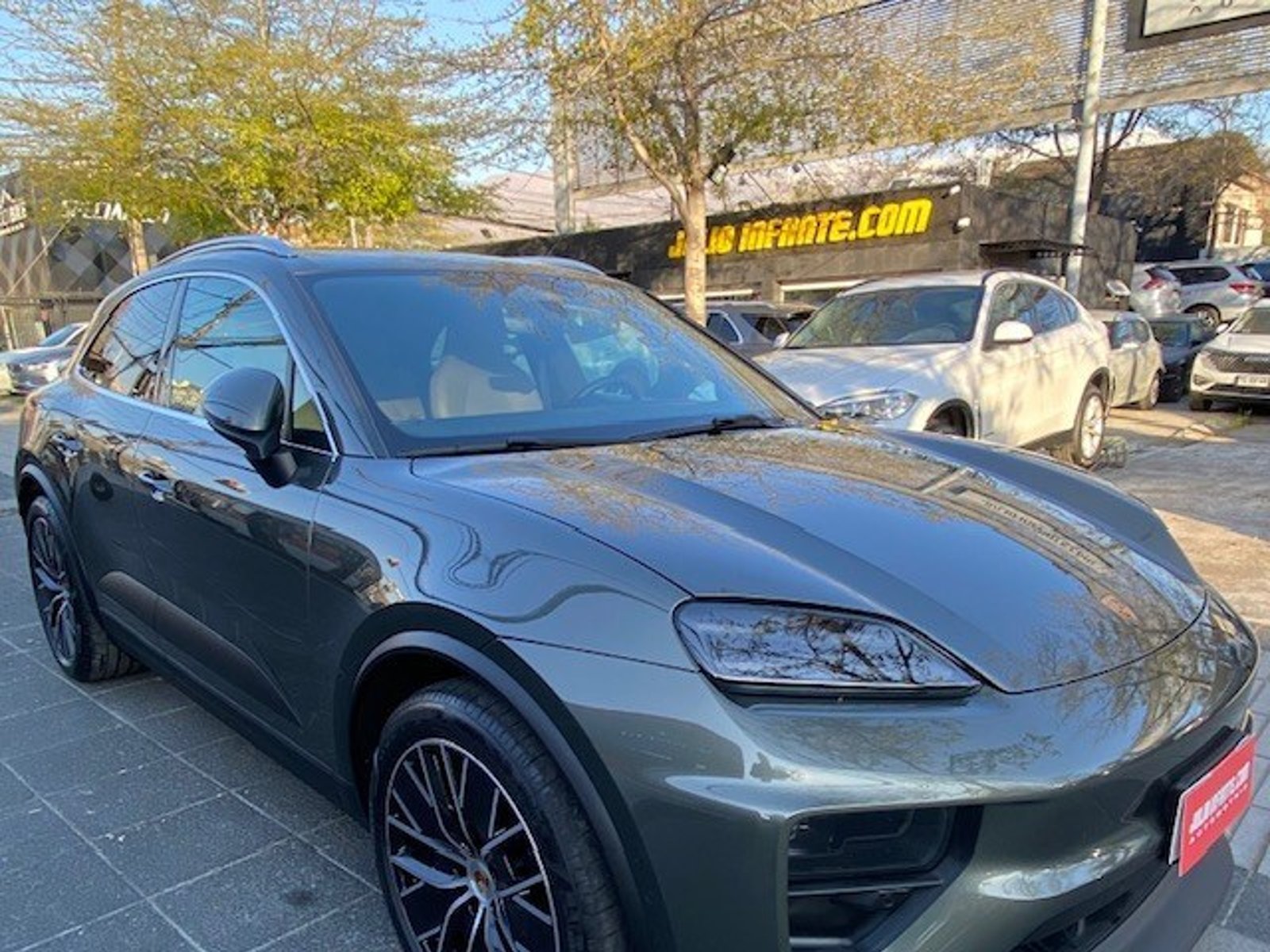 Porsche MACAN 4 Electric 4x4 2025 - Foto 3 de 10