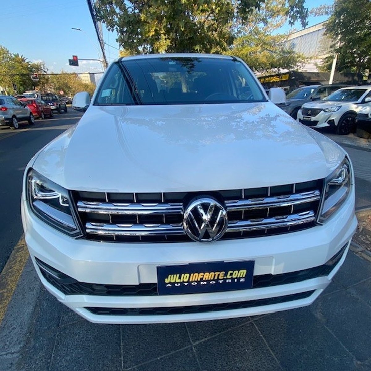 VOLKSWAGEN AMAROK HIGHLINE TDI 4X4 2.0 AT Como nueva. cuero. Max equipo 2023 - Foto 5 de 10