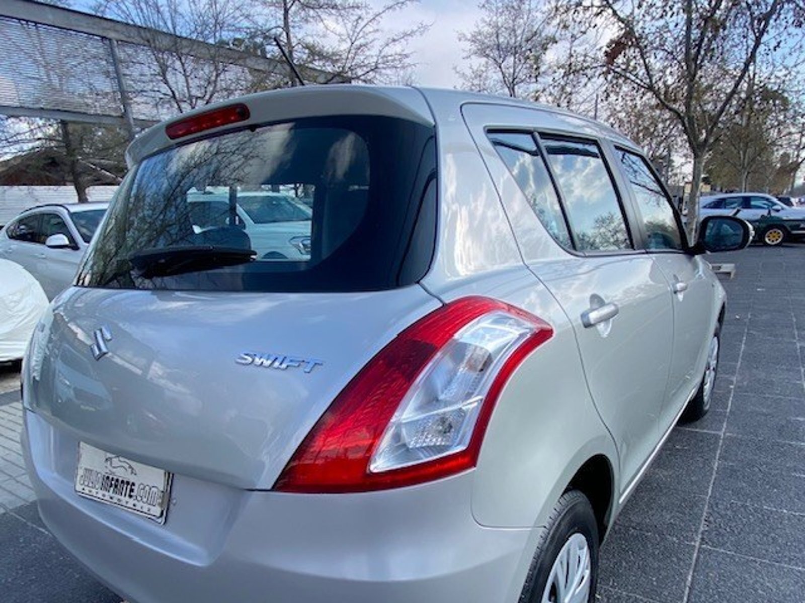 Suzuki SWIFT GL 1.2 Aire 2018 - Foto 2 de 10
