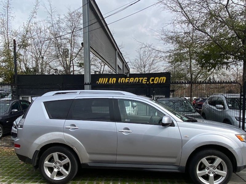 Mitsubishi OUTLANDER 3.0 Autom. Paddle Shift 2010 - Imagen 3 de 10