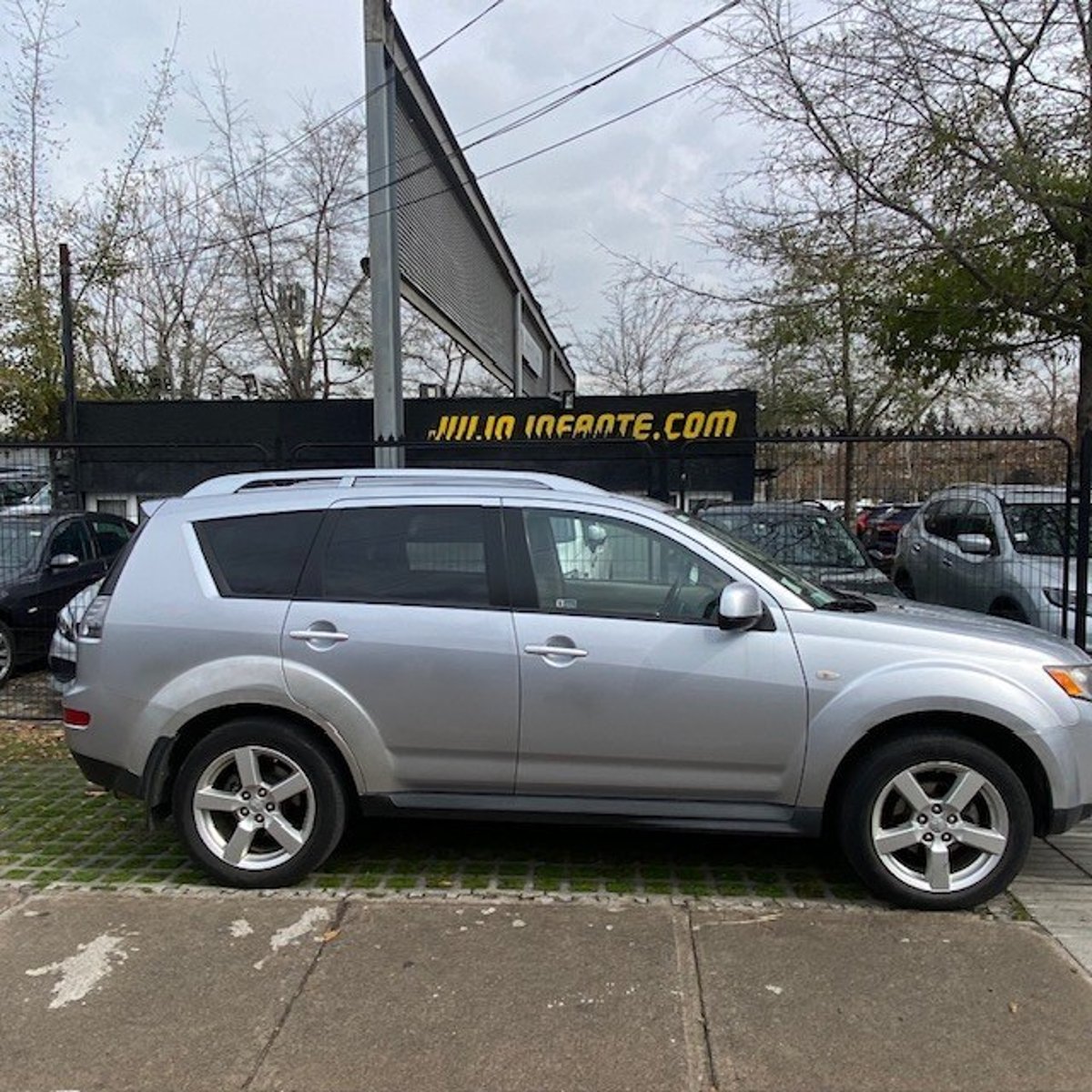 Mitsubishi OUTLANDER 3.0 Autom. Paddle Shift 2010 - Imagen 3 de 10