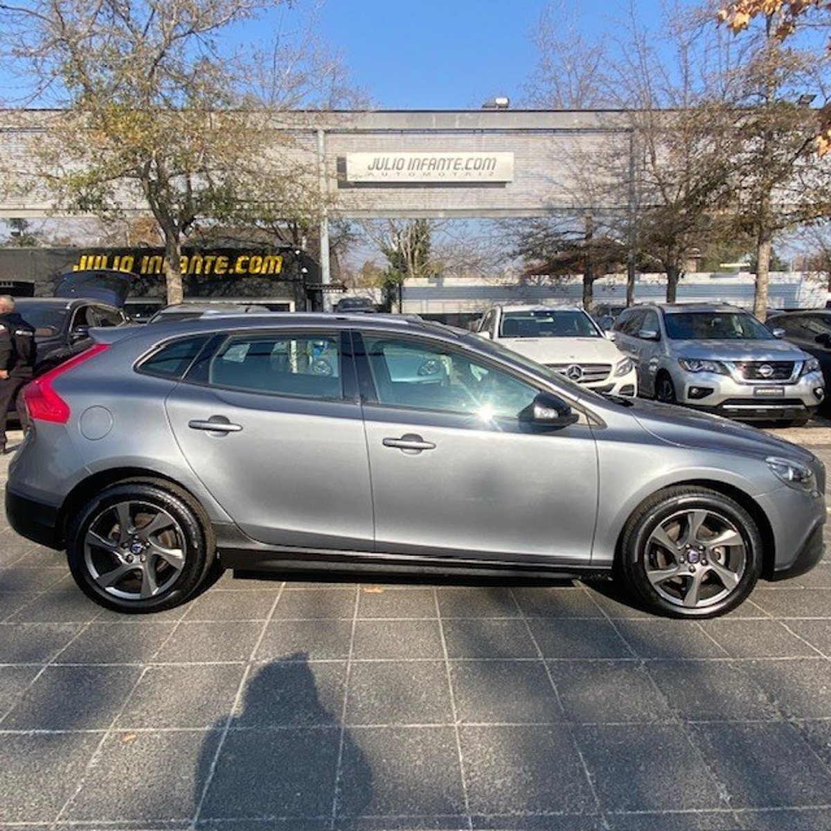 VOLVO V40 T4 2.0 Cross Country 2015 - Foto 3 de 8